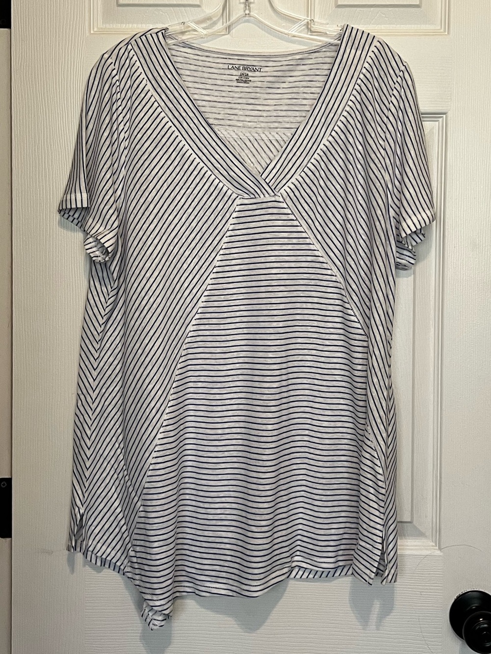 NWT Lane Bryant Striped V-Neck Short Sleeve Top Size 14/16